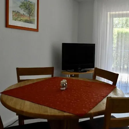 Ferienwohnung Im Grunen - A88462 Apartment *